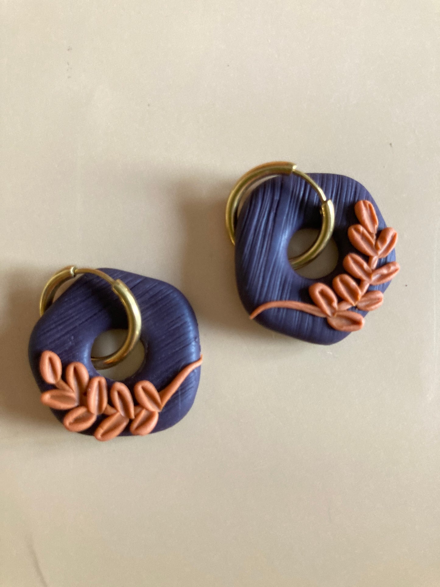 Pendientes raíces de otoño